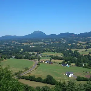  Appartement Lilas, Saint Antoine, Orcival, Entre Sancy Et Volcans.